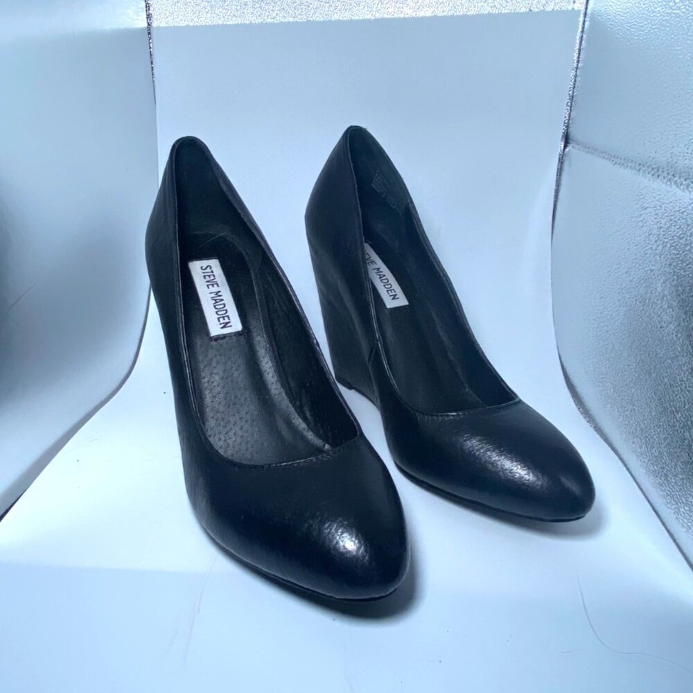 Steve Madden‎ Black Leather Wedge Pumps 6.5 Office Workwear Capsule Wardrobe